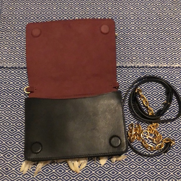 Limited edition shell 🐚 cross body clutch - Picture 3 of 4